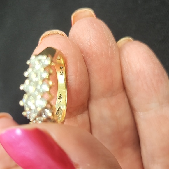 SALE💥14k Diamond Anniversary Ring - Picture 5 of 13